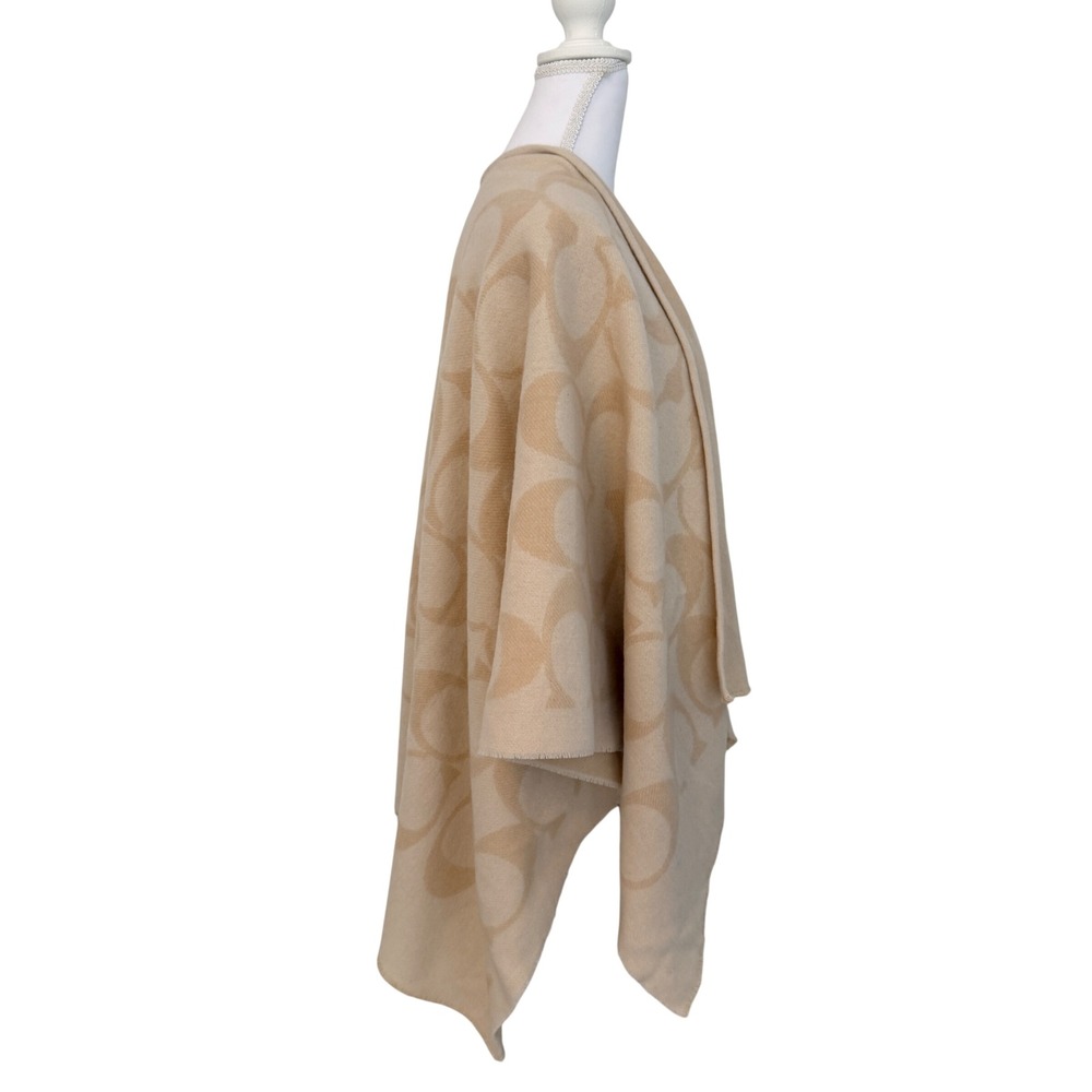 Coach Signature Cape Shawl Women OS Beige Cream Wool Blend Logo Wrap CU811 - Picture 3 of 7